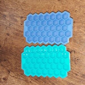 LAST CHANCE Silicone ice cube trays
